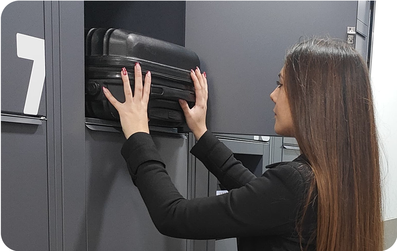 Photo of the storage facility at Arena | Casa di Giulietta, Verona with a user placing luggage in the locker
