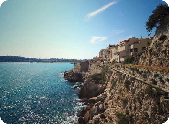 Image of Gare d'Antibes | Musée Picasso, Antibes where the luggage storage facility is located