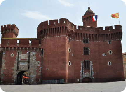Imagen de Gare de Perpignan | Le Castillet, Perpiñán donde se encuentra el local de consignas para guardar equipaje