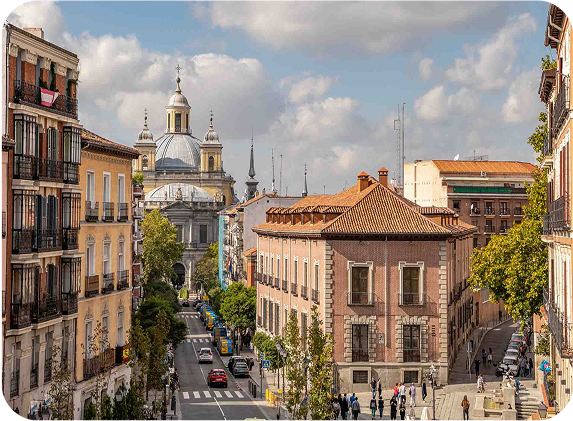 Imagen de La Latina, Madrid donde se encuentra el local de consignas para guardar equipaje