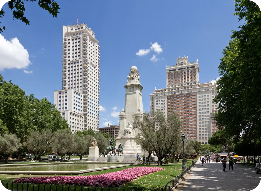 Imagen de Parking Plaza de España, Madrid donde se encuentra el local de consignas para guardar equipaje