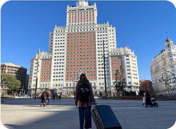 Imagen de Plaza de España, Madrid donde se encuentra el local de consignas para guardar equipaje