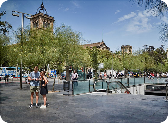 Imagen de Universitat, Barcelona donde se encuentra el local de consignas para guardar equipaje