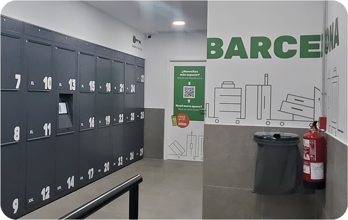 Photo of the storage facility at Vila de Gràcia, Barcelona with people using the service